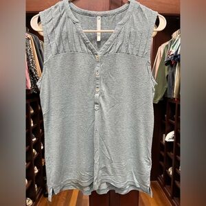 Kuhl Small Blue Sleeveless Top